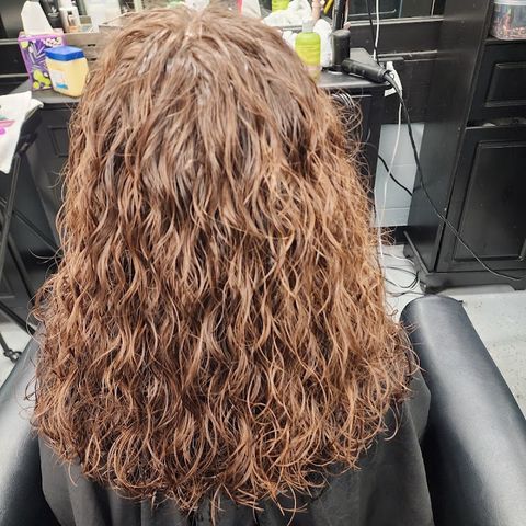 Blu Hairon Salon, beauty salon in Newport, OR
